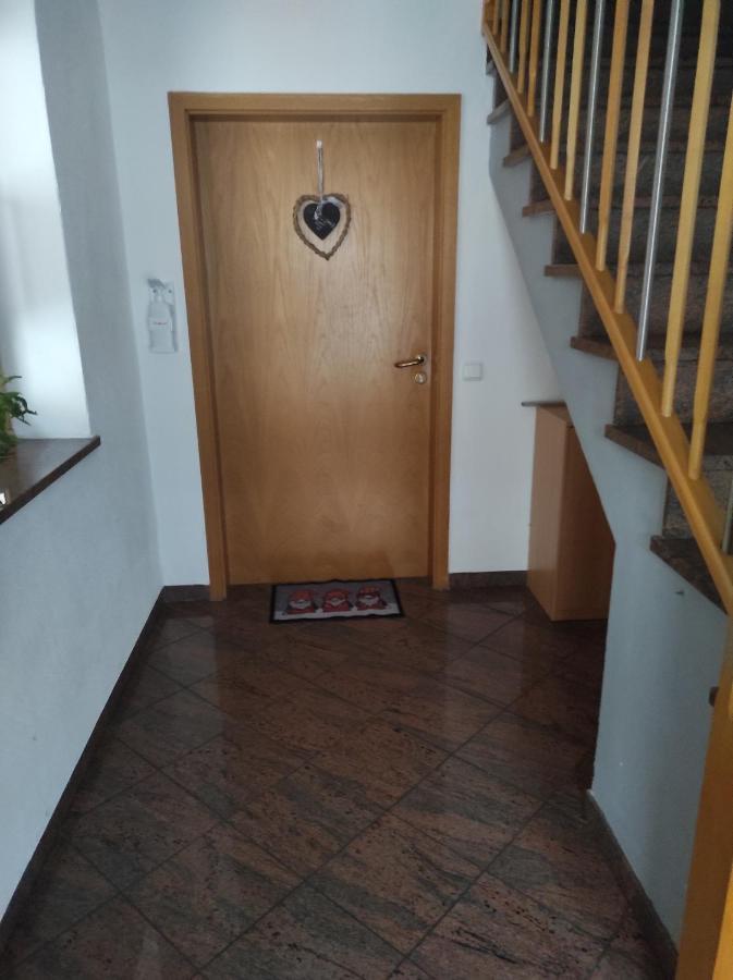 Schoene Helle Ferienwohnung In Waldnaehe Berching Exterior photo